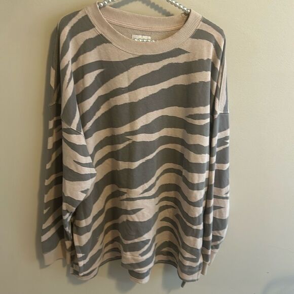 American Eagle Womens Jegging Fit Crew Neck Sweatshirt. Size Large - Picture 1 of 4